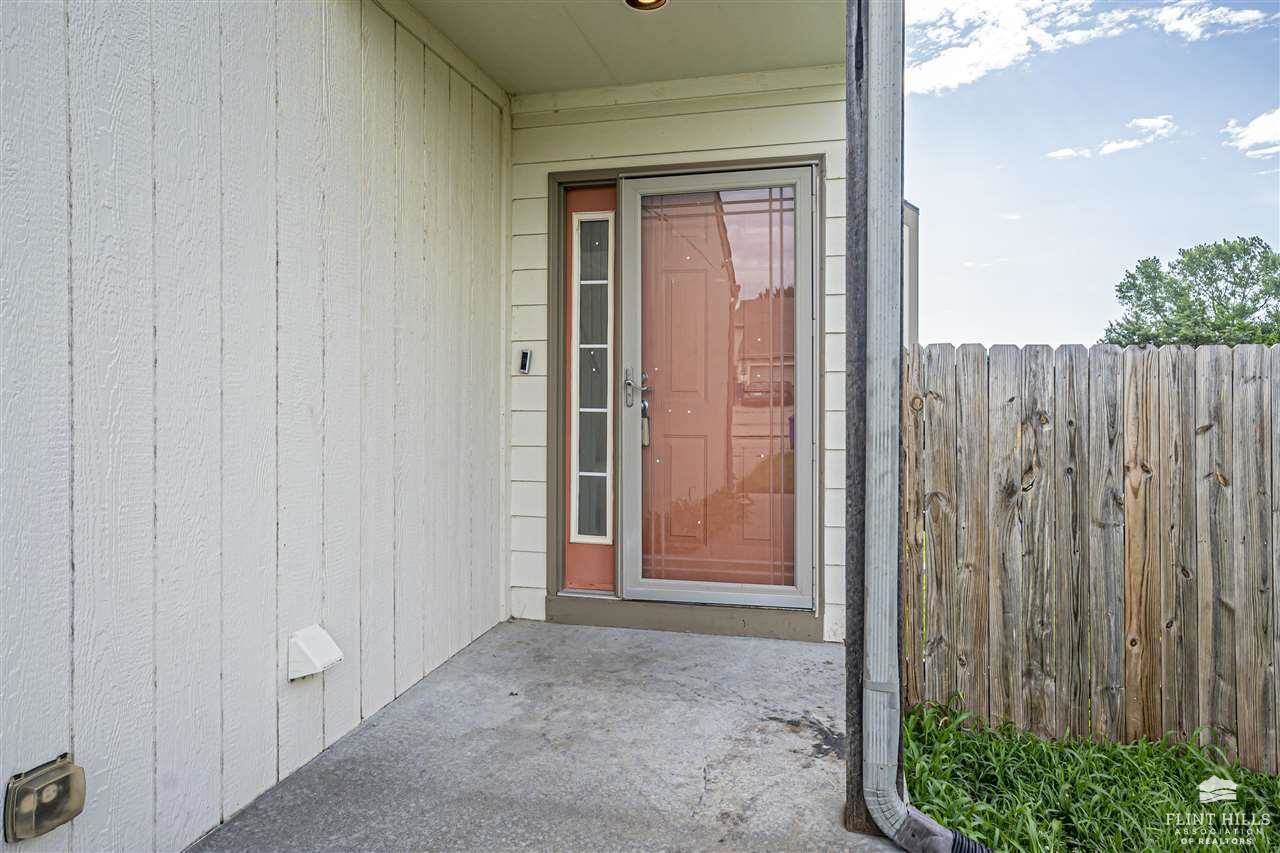 2121 Brooke Bend, Junction City, KS 66441