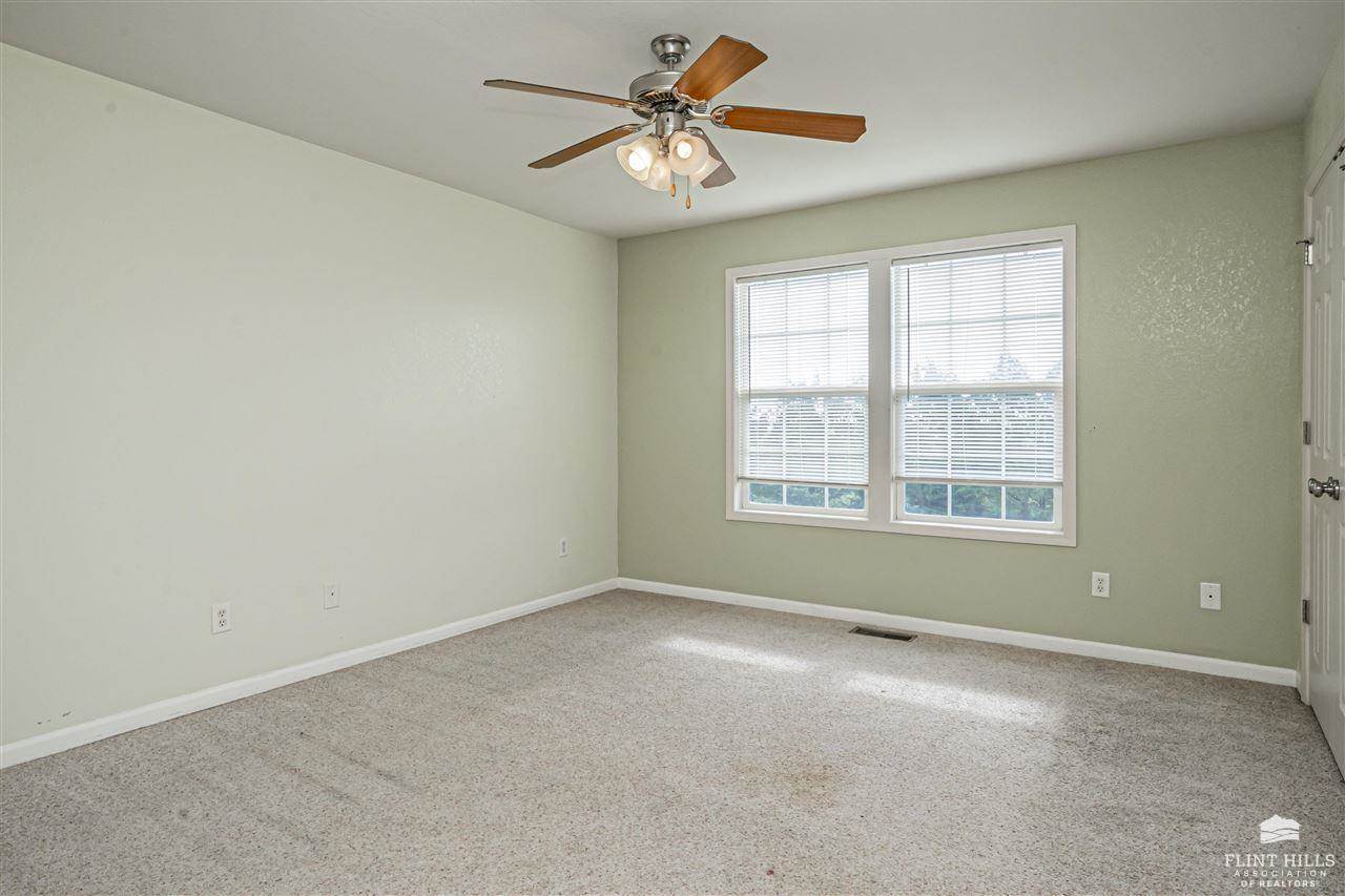 2121 Brooke Bend, Junction City, KS 66441