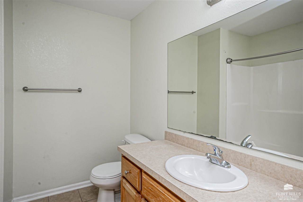 2121 Brooke Bend, Junction City, KS 66441