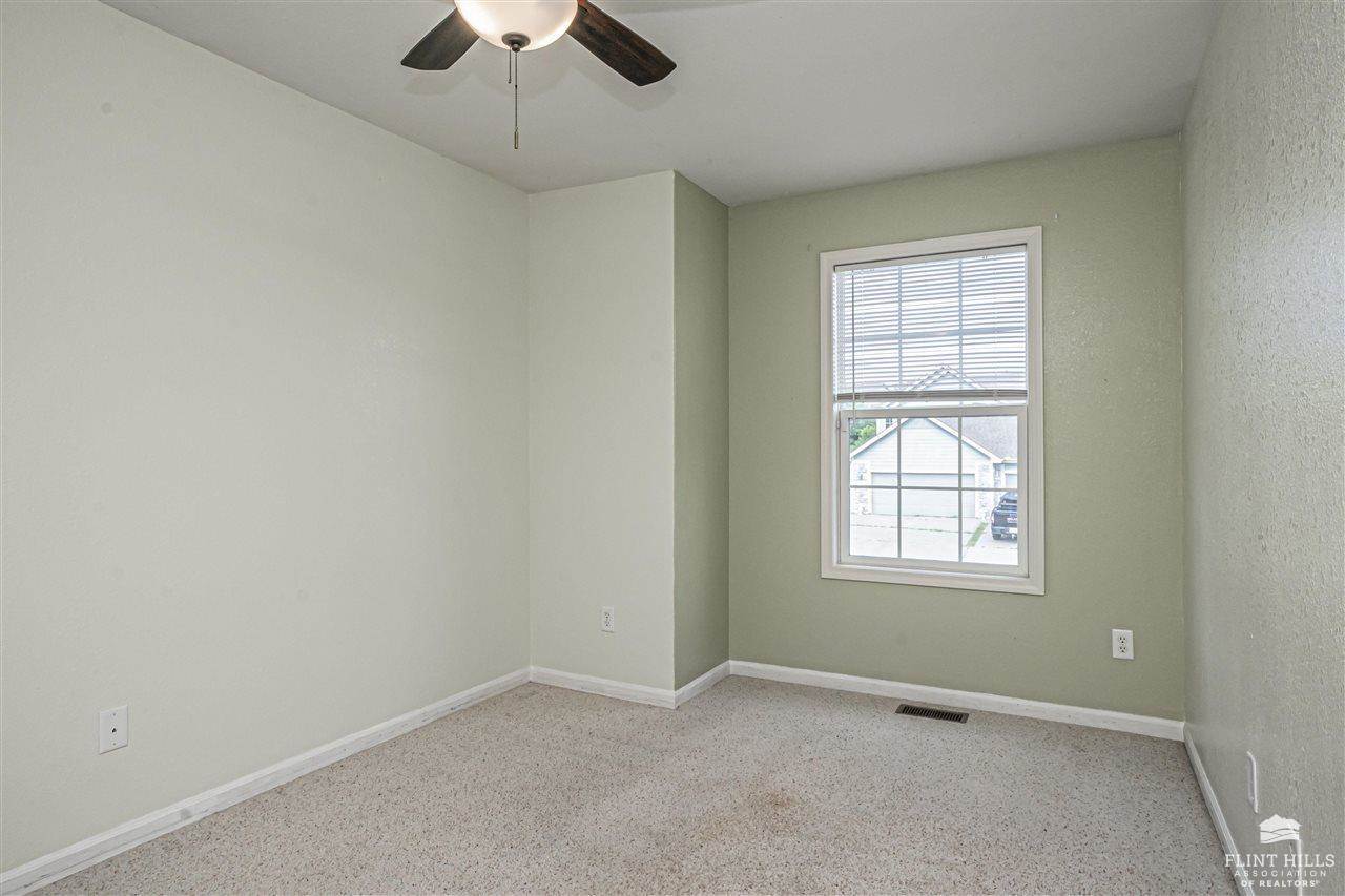 2121 Brooke Bend, Junction City, KS 66441