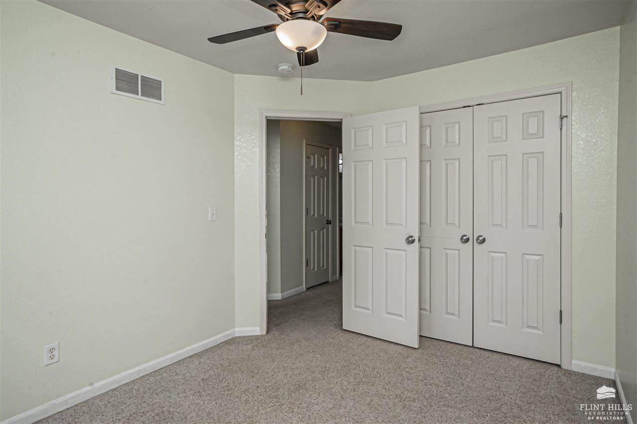 2121 Brooke Bend, Junction City, KS 66441