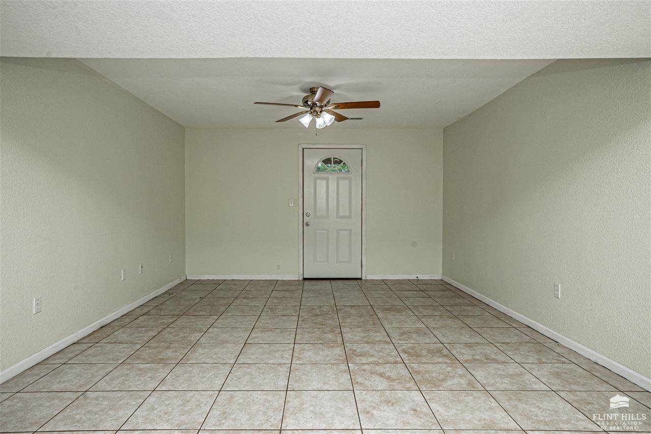 2121 Brooke Bend, Junction City, KS 66441