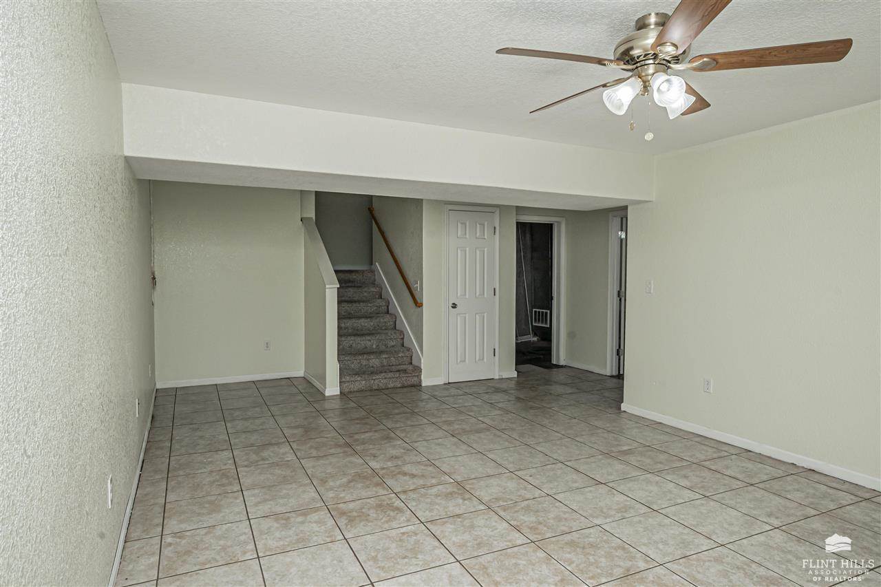 2121 Brooke Bend, Junction City, KS 66441