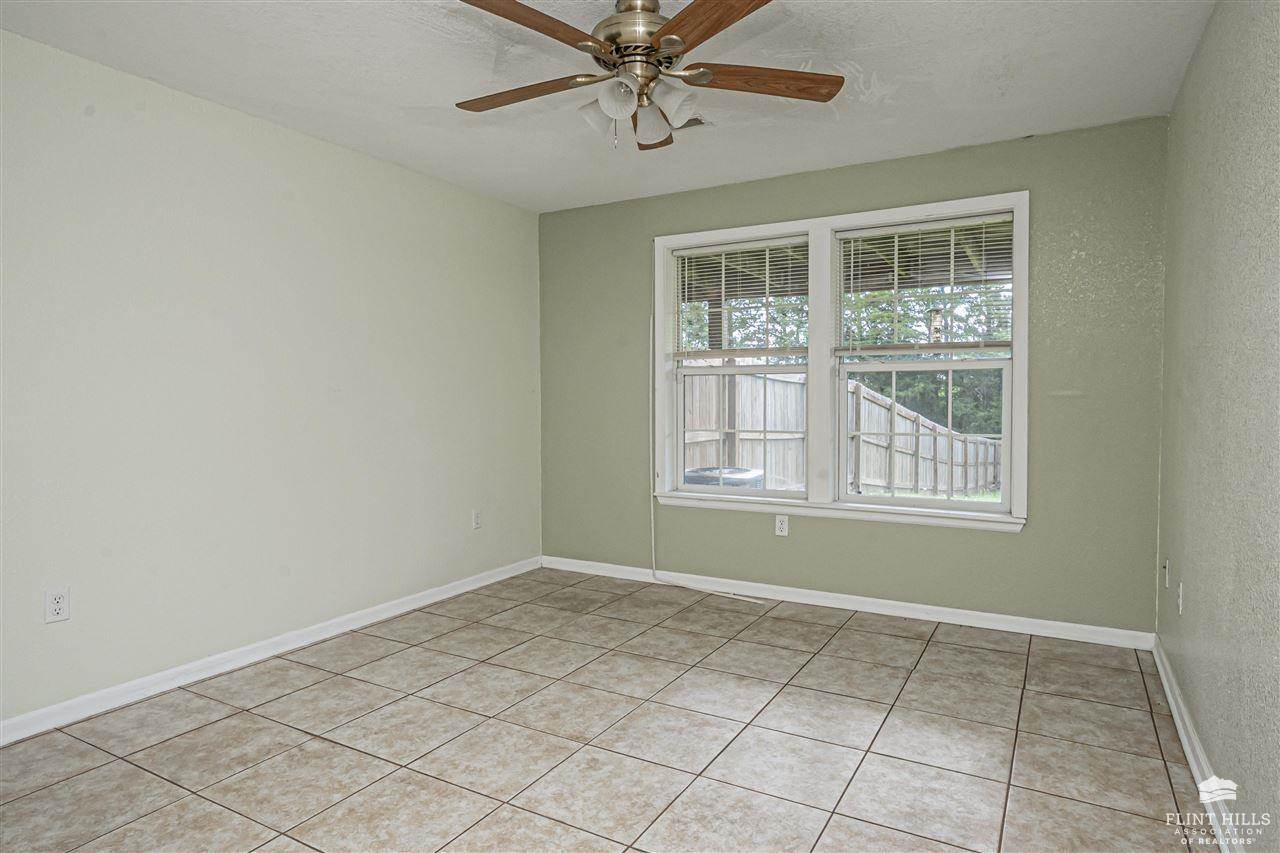 2121 Brooke Bend, Junction City, KS 66441