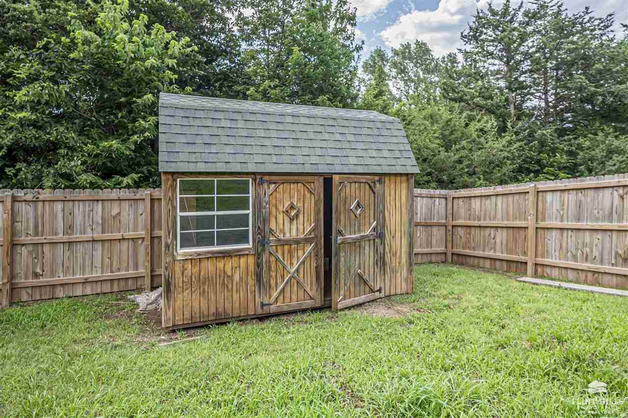 2121 Brooke Bend, Junction City, KS 66441