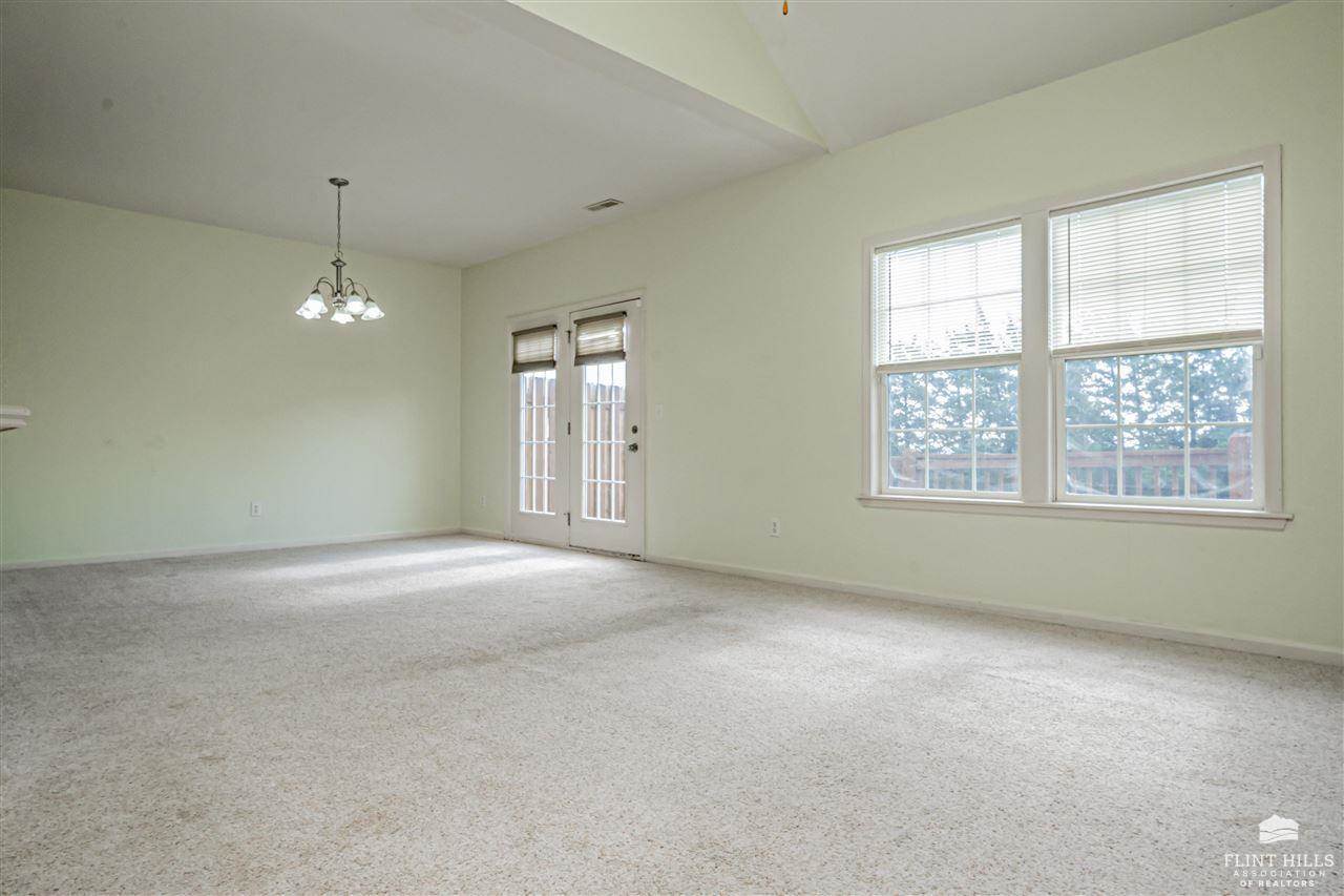 2121 Brooke Bend, Junction City, KS 66441