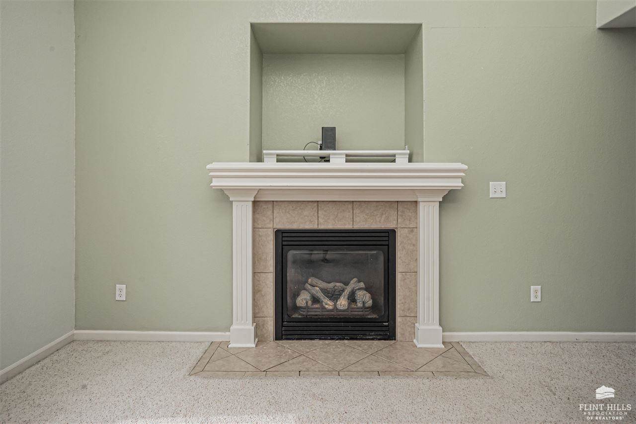 2121 Brooke Bend, Junction City, KS 66441