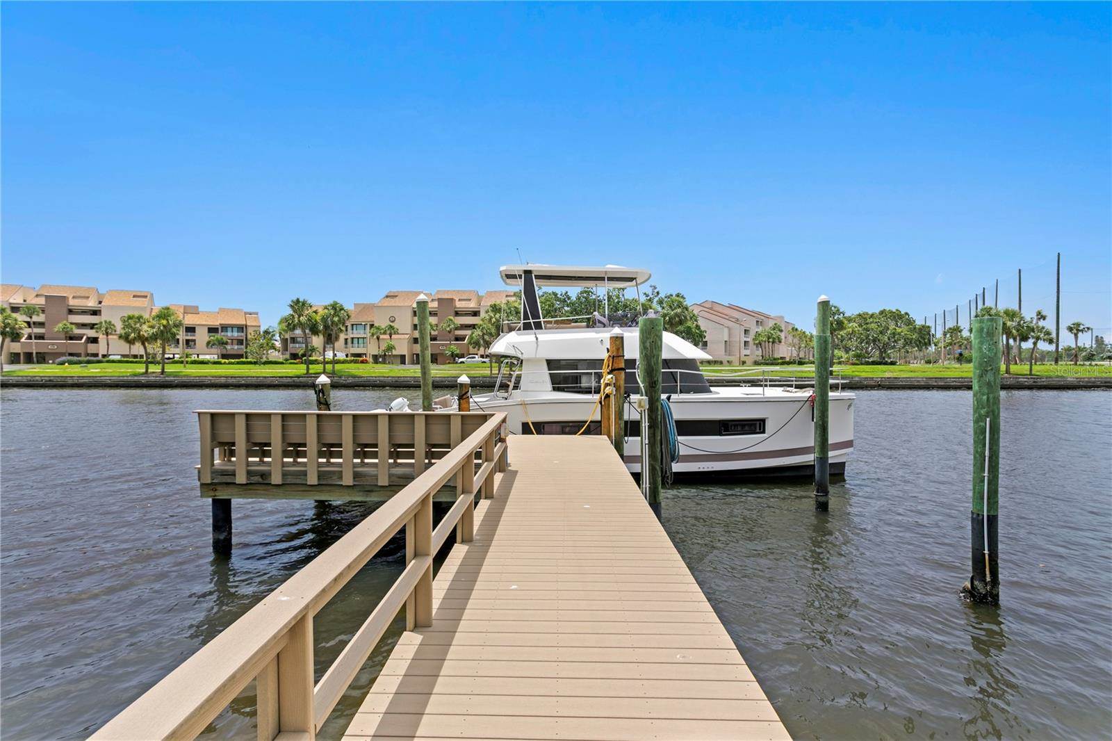 2773 Seabreeze Drive South, Gulfport, FL 33707