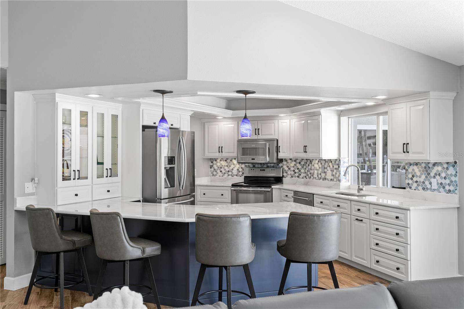 2773 Seabreeze Drive South, Gulfport, FL 33707