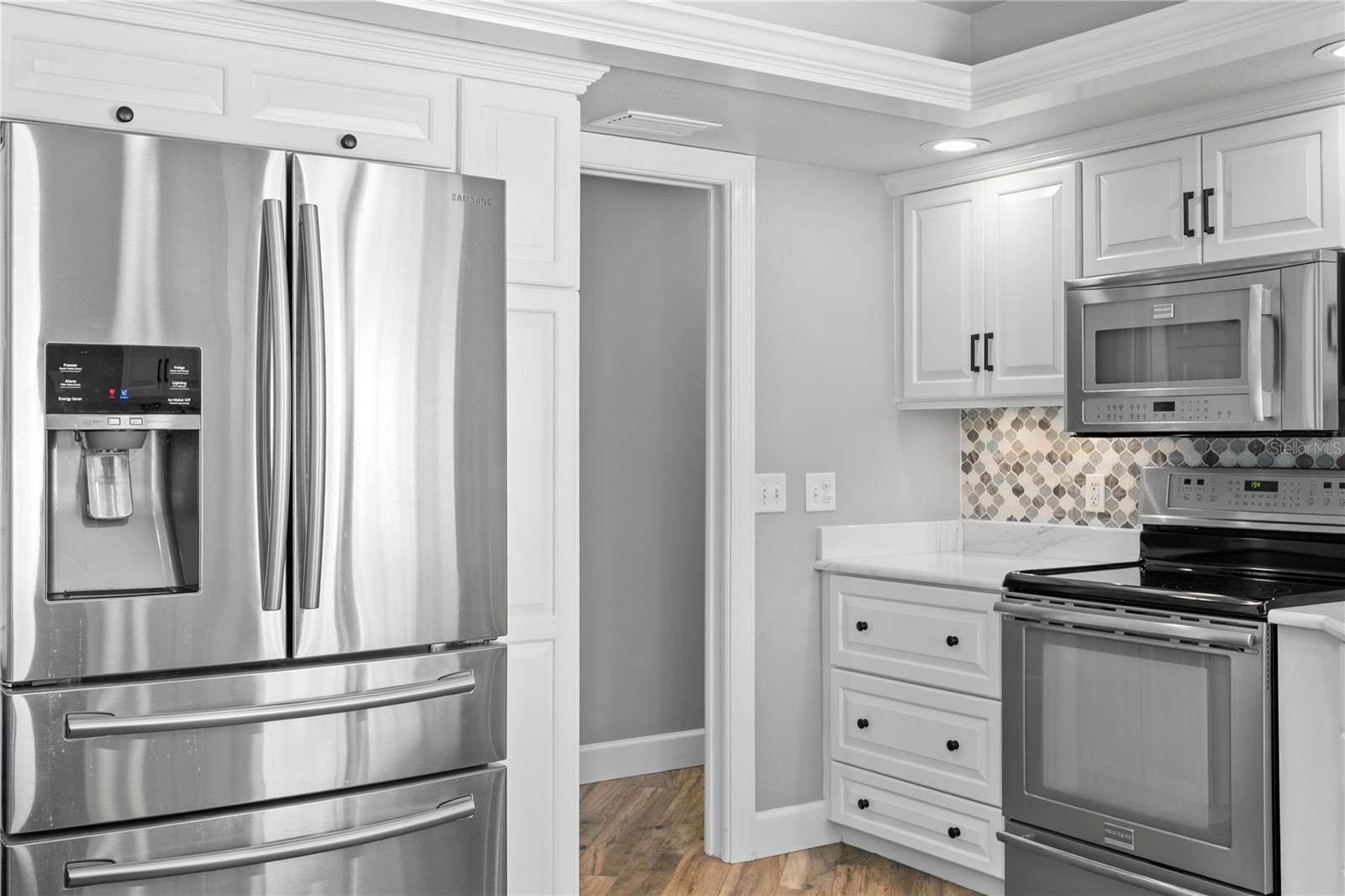 2773 Seabreeze Drive South, Gulfport, FL 33707