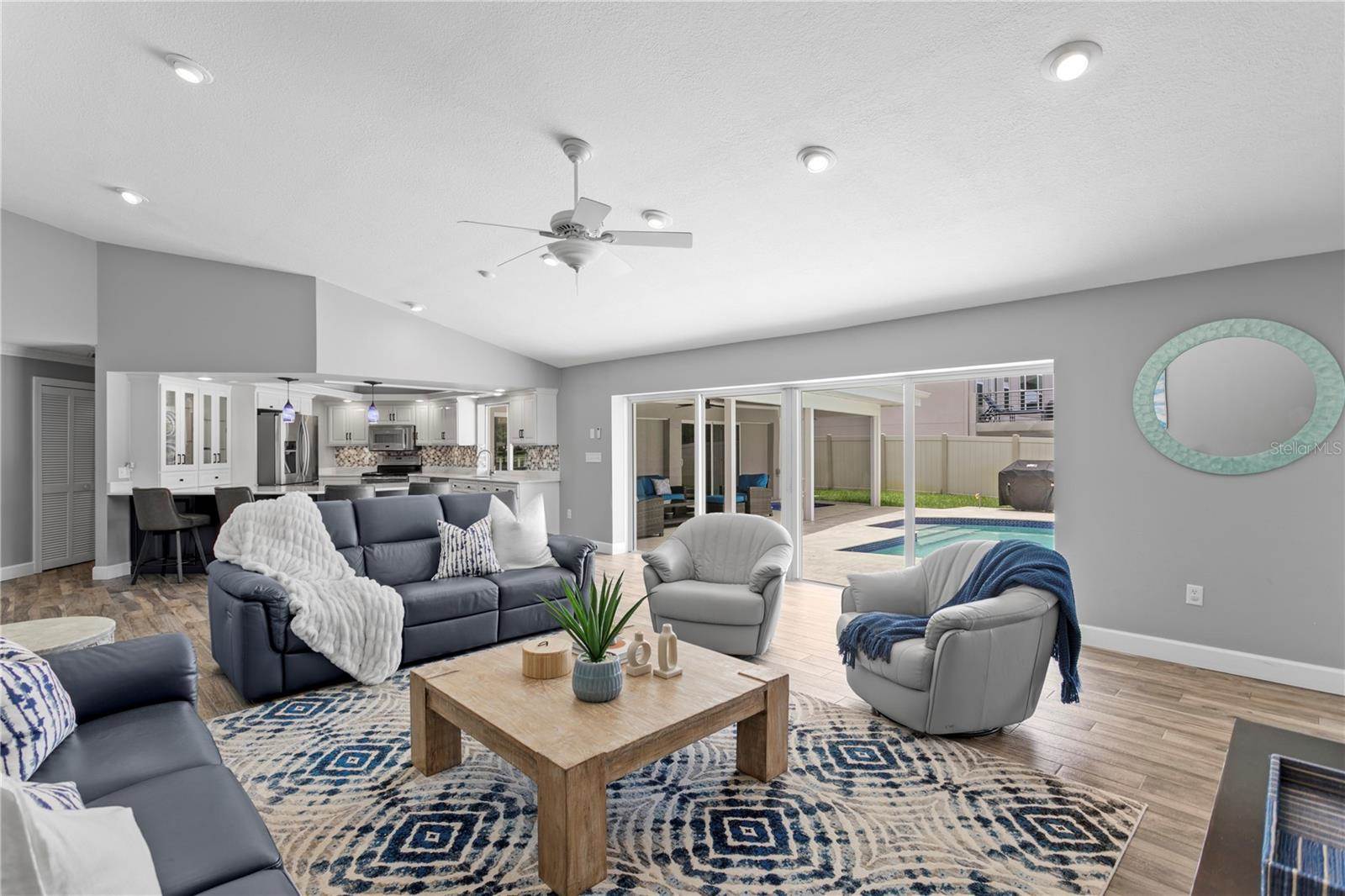 2773 Seabreeze Drive South, Gulfport, FL 33707