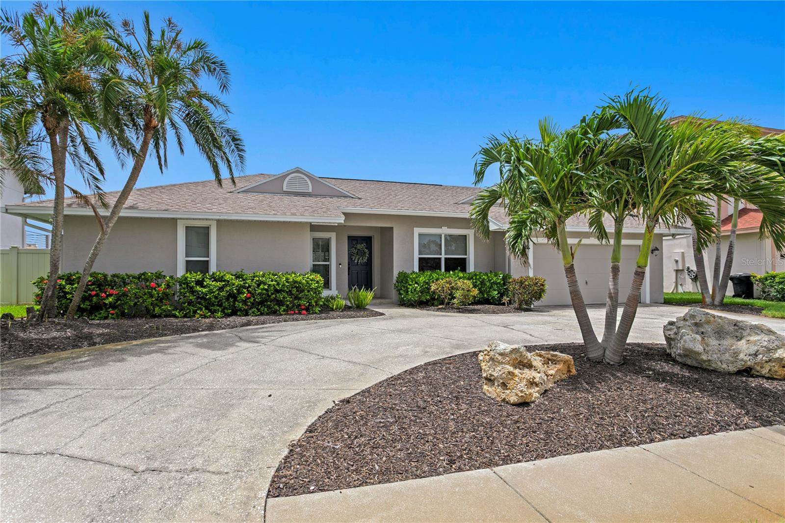 2773 Seabreeze Drive South, Gulfport, FL 33707