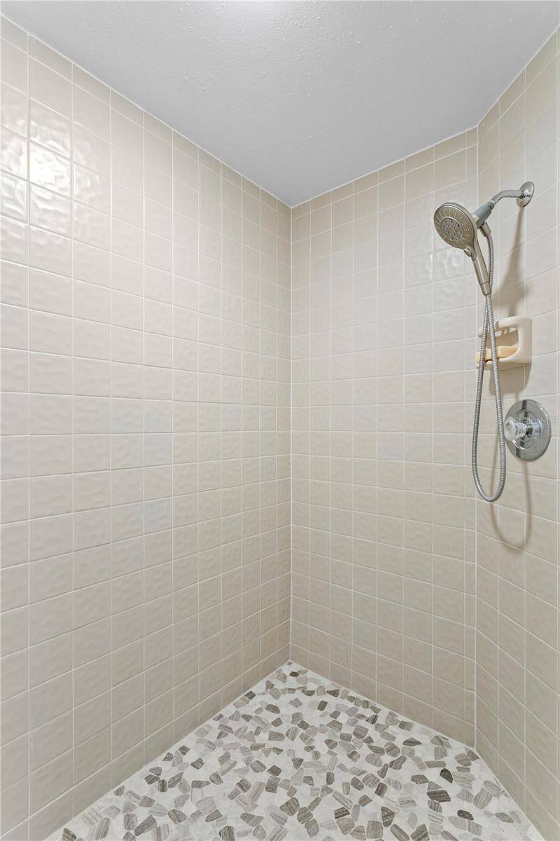 2773 Seabreeze Drive South, Gulfport, FL 33707