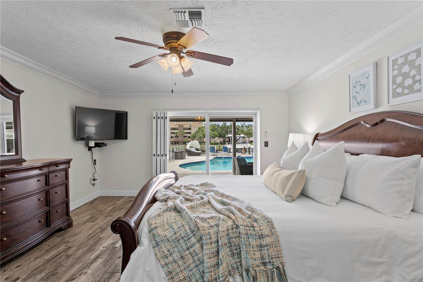 2773 Seabreeze Drive South, Gulfport, FL 33707