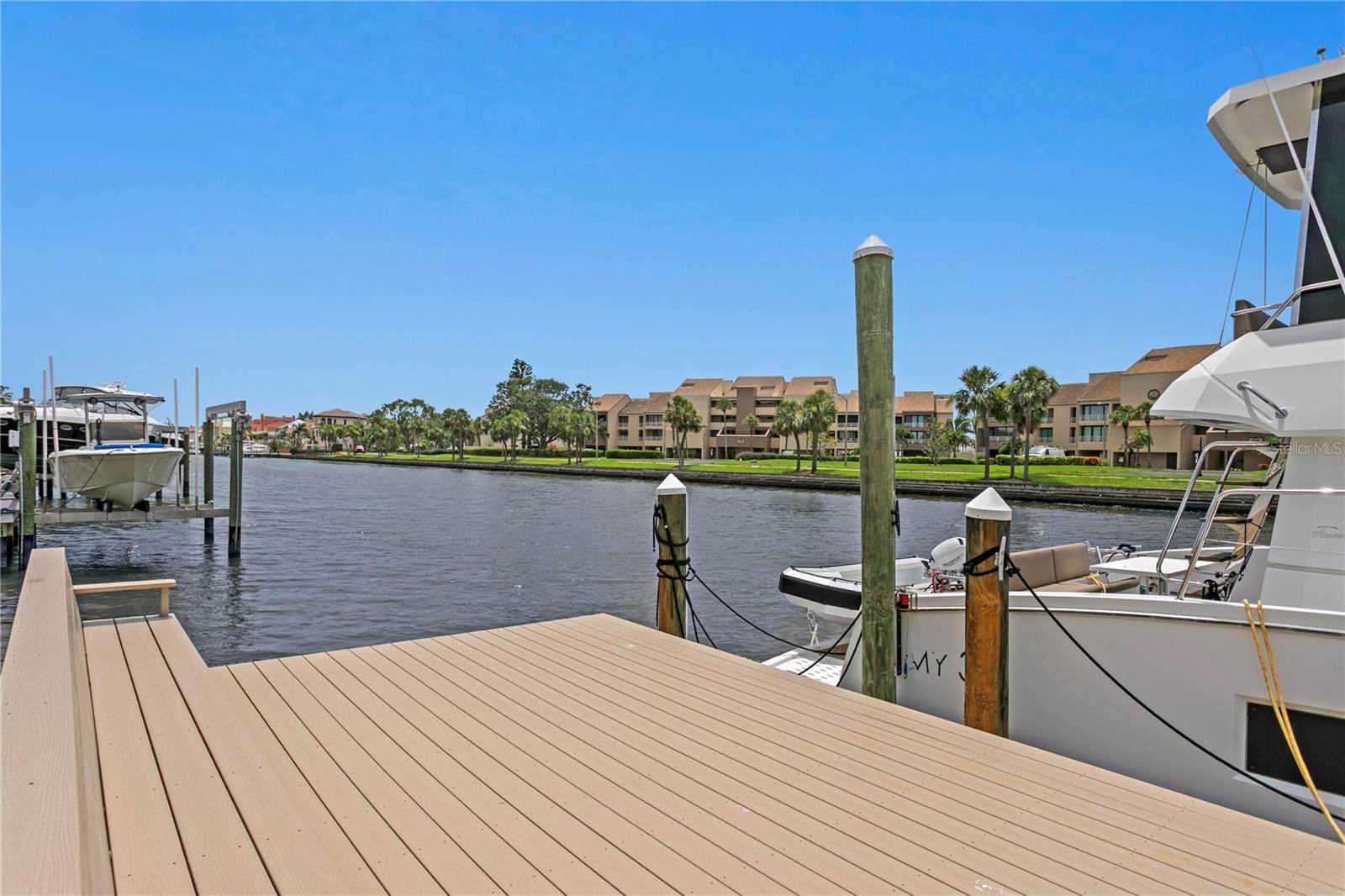 2773 Seabreeze Drive South, Gulfport, FL 33707