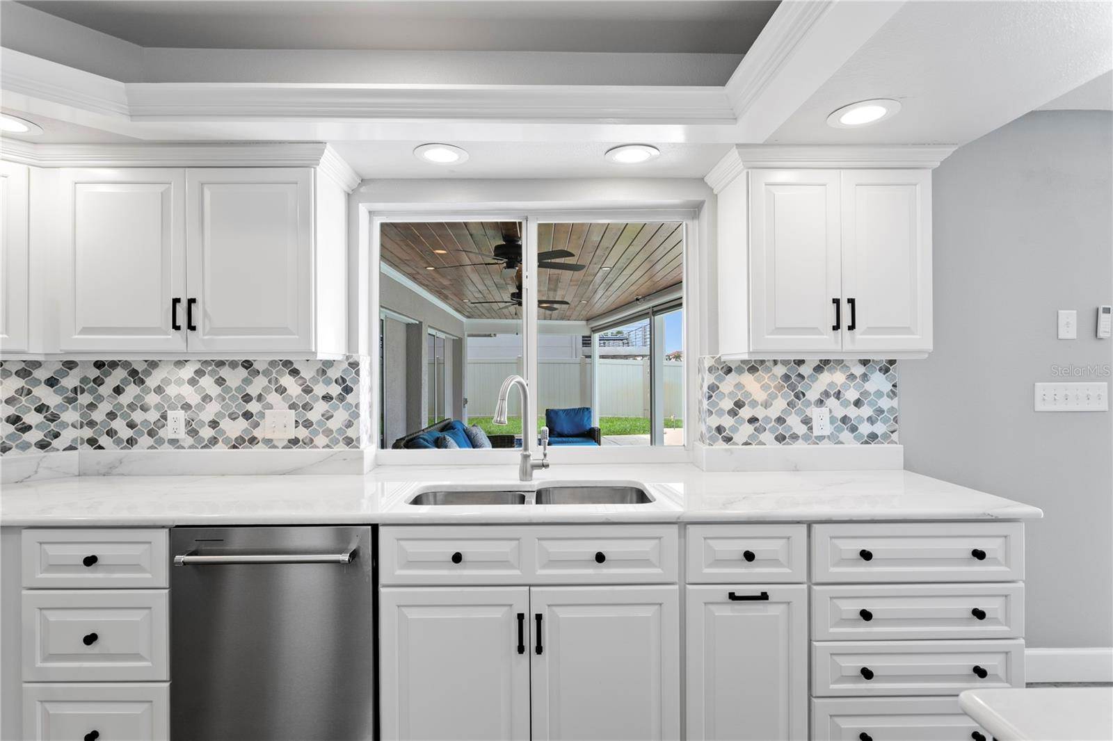 2773 Seabreeze Drive South, Gulfport, FL 33707