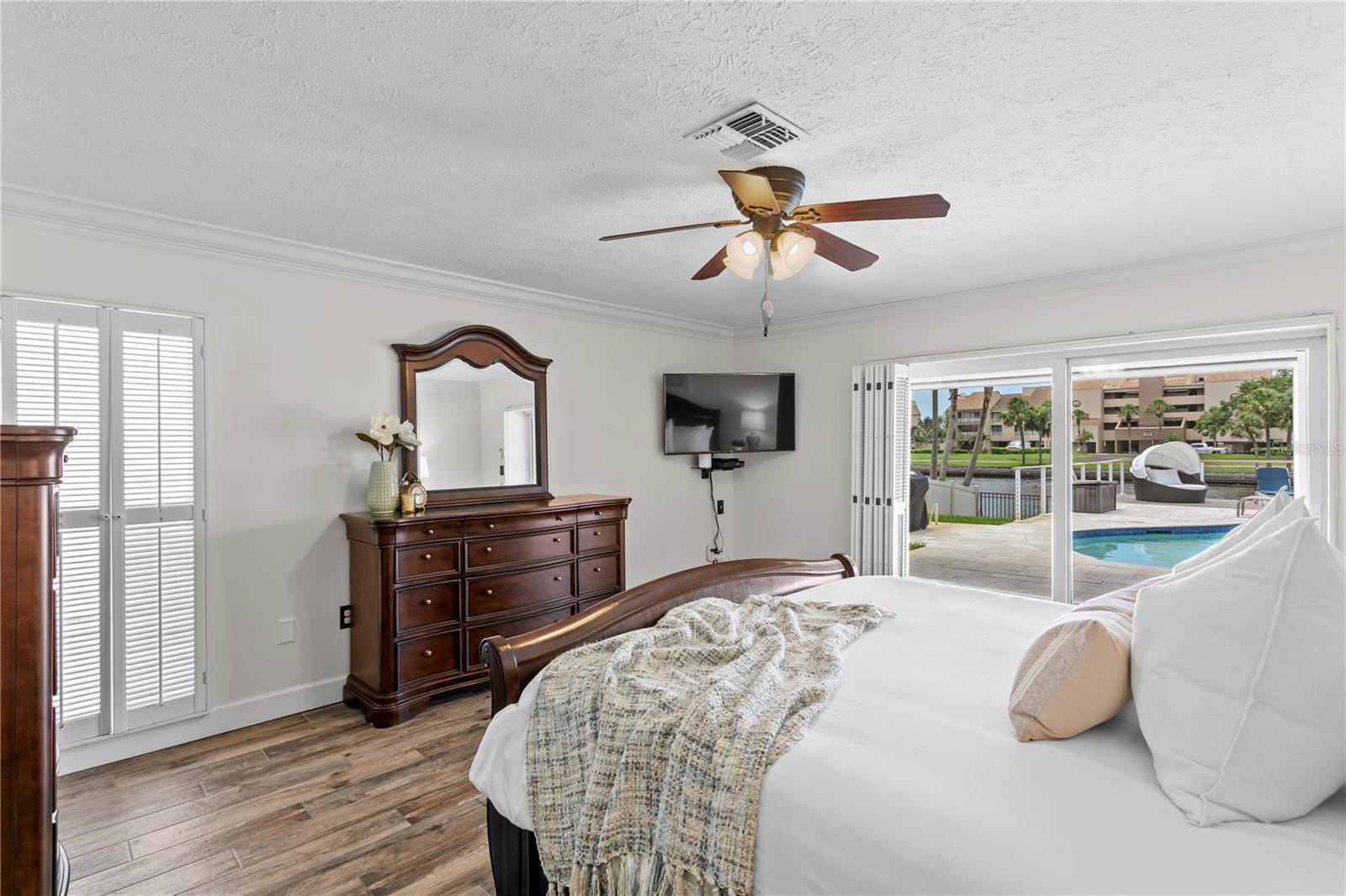 2773 Seabreeze Drive South, Gulfport, FL 33707