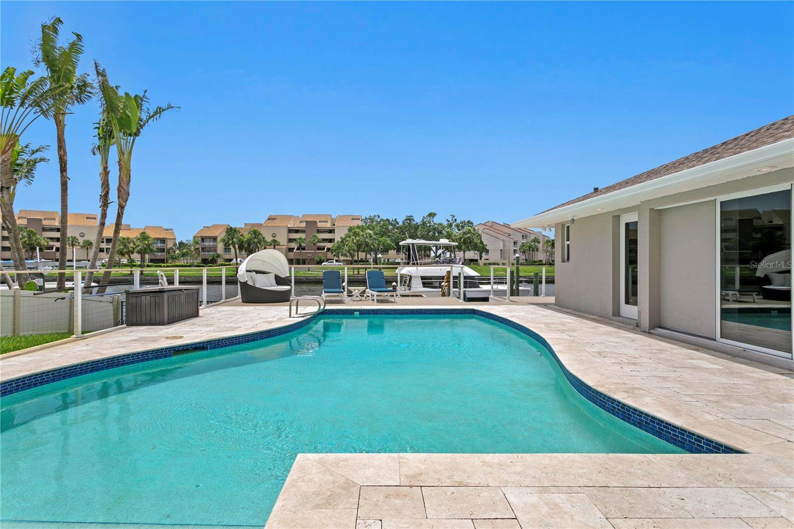 2773 Seabreeze Drive South, Gulfport, FL 33707