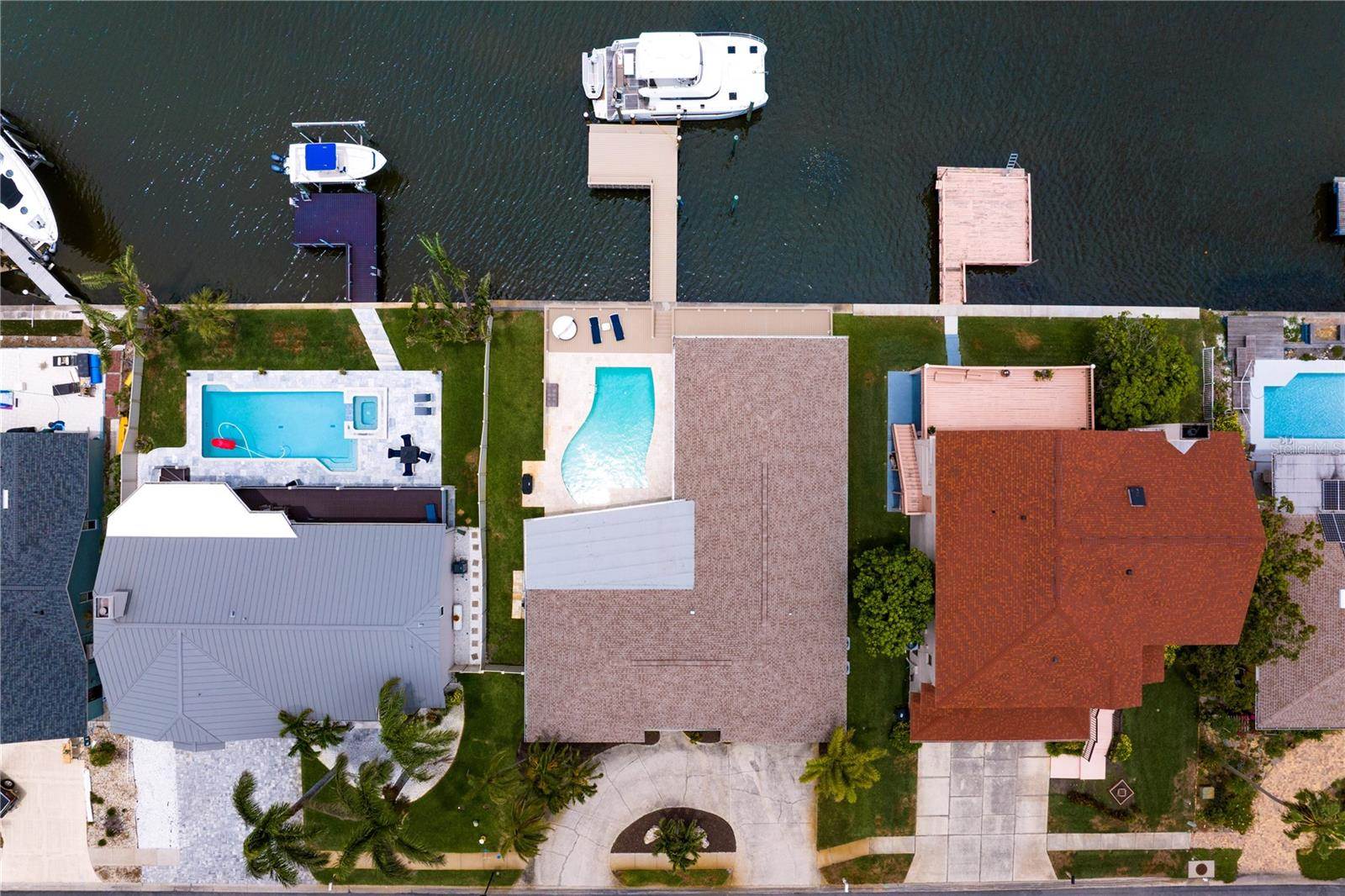 2773 Seabreeze Drive South, Gulfport, FL 33707