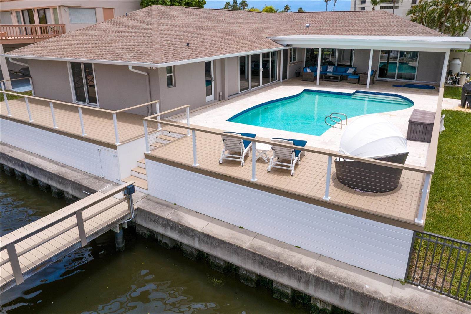 2773 Seabreeze Drive South, Gulfport, FL 33707