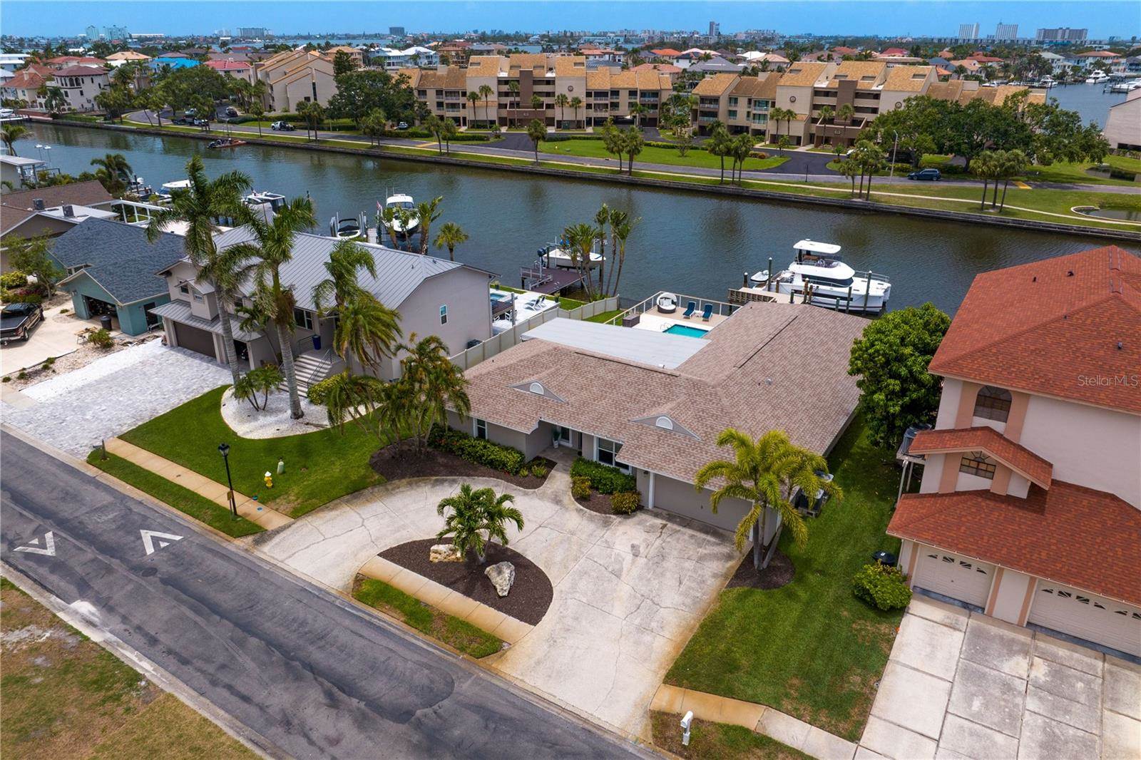 2773 Seabreeze Drive South, Gulfport, FL 33707