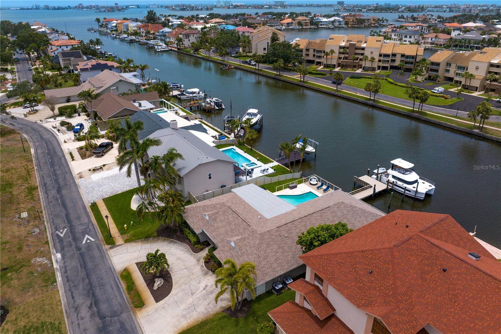 2773 Seabreeze Drive South, Gulfport, FL 33707