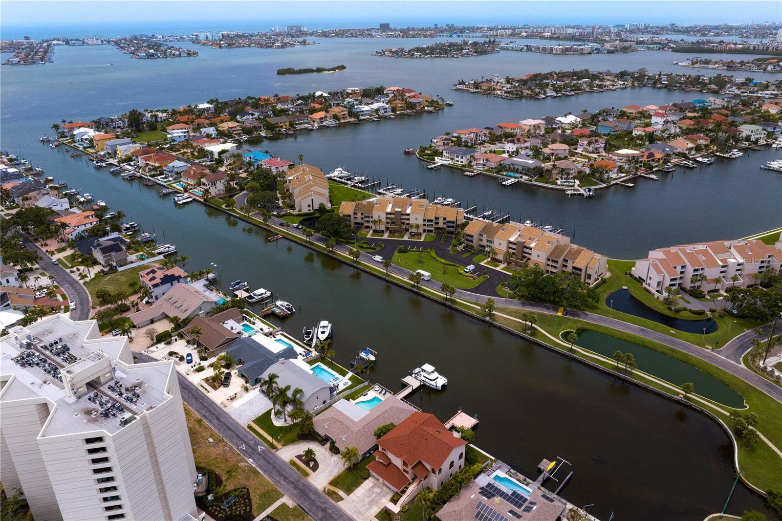 2773 Seabreeze Drive South, Gulfport, FL 33707