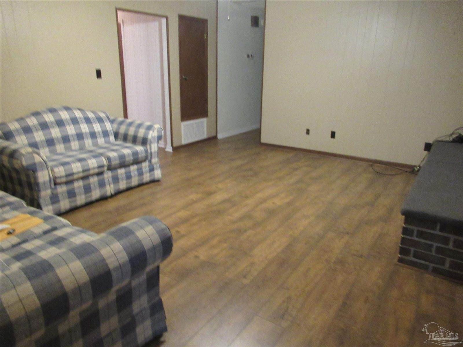 1025 Cynthia Ln, Pensacola, FL 32534