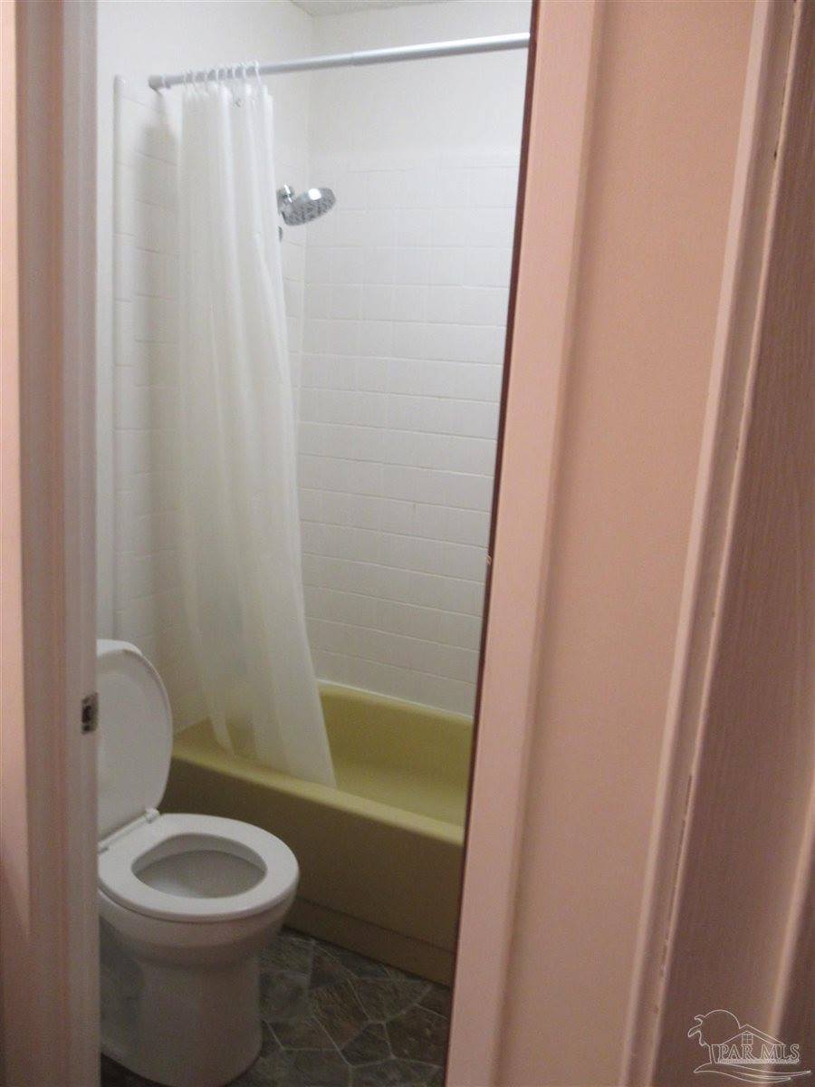 1025 Cynthia Ln, Pensacola, FL 32534