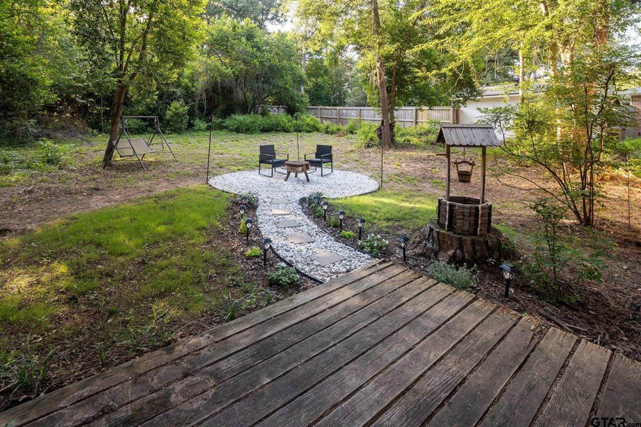 330 Lakeview Dr., Hideaway, TX 75771