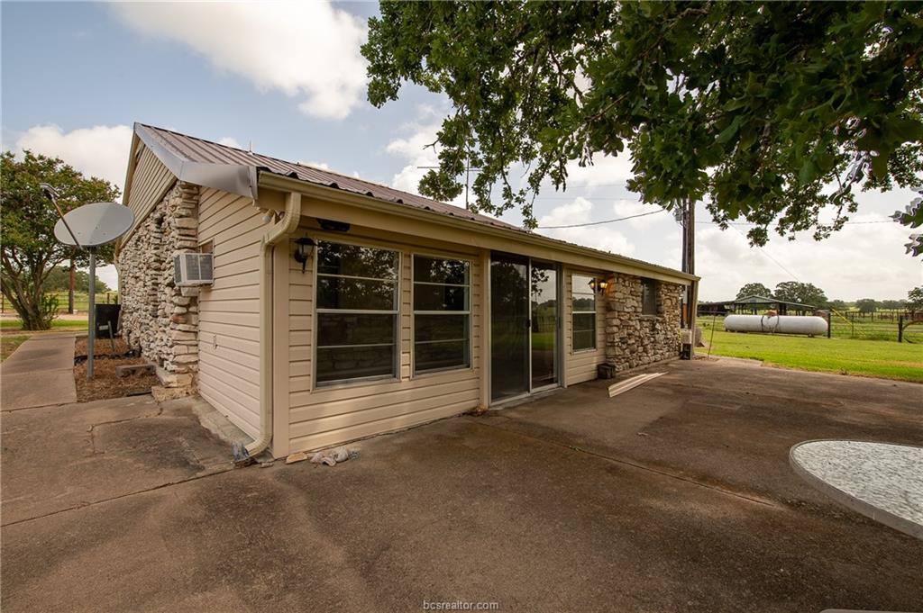 4454 Fm 60, Somerville, TX 77879