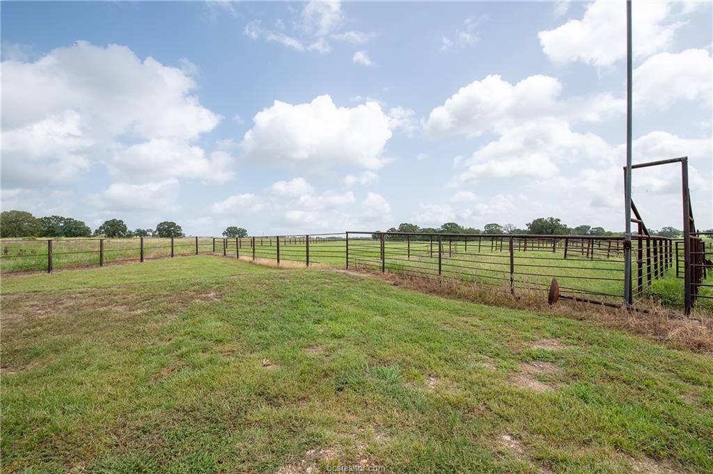 4454 Fm 60, Somerville, TX 77879