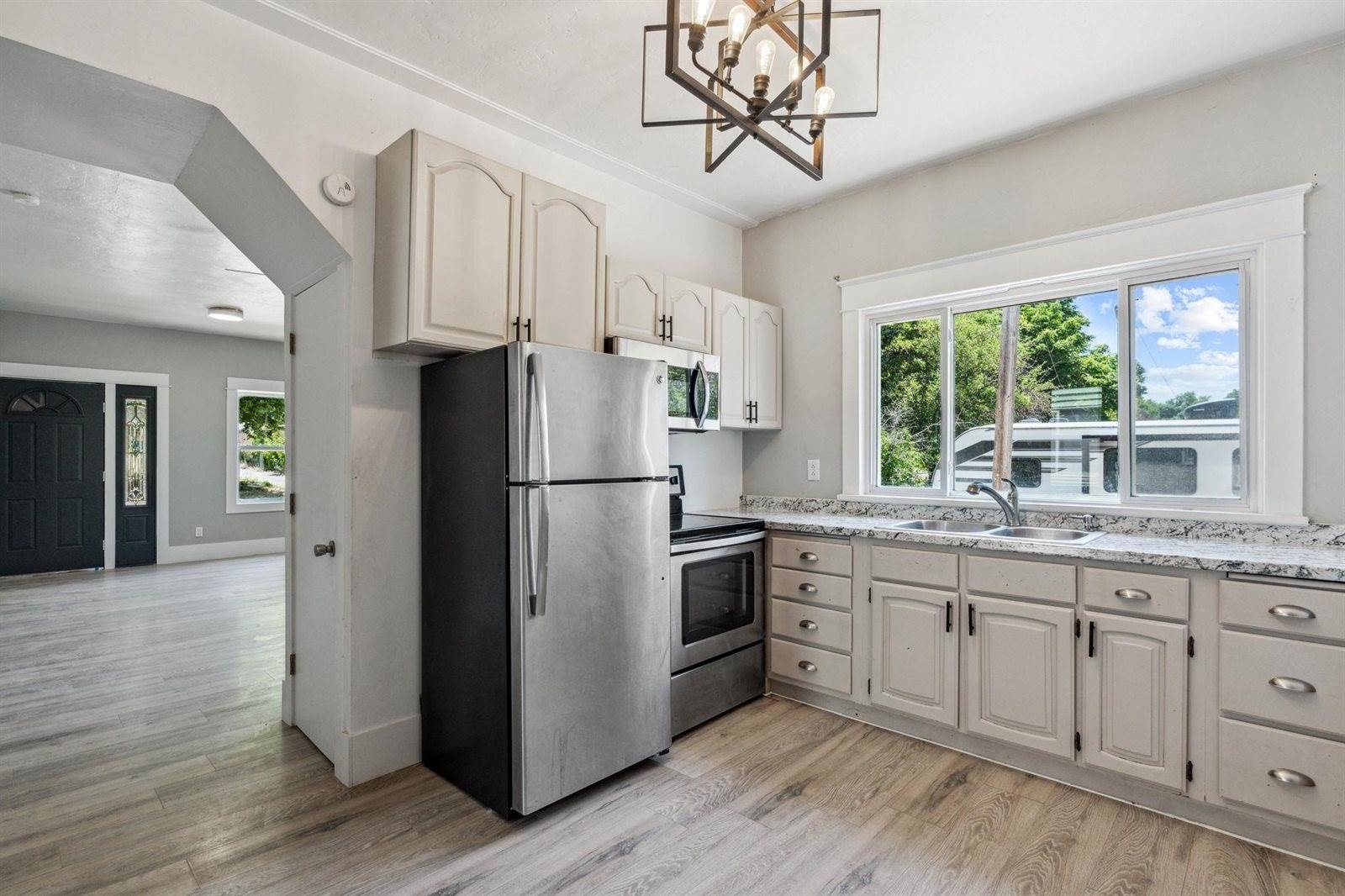 332 Arthur Street, American Falls, ID 83211