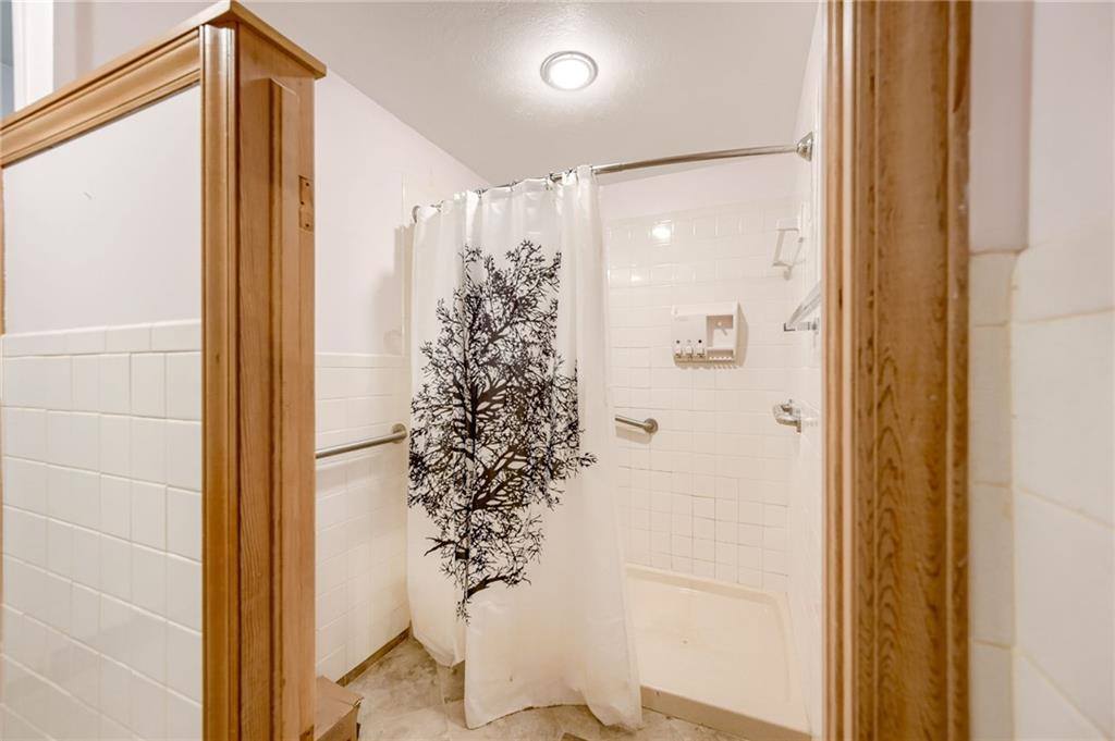 8721 East 74 Street, Raytown, MO 64133