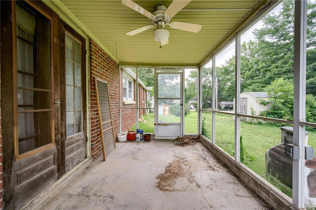 8721 East 74 Street, Raytown, MO 64133