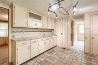 8721 East 74 Street, Raytown, MO 64133