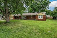 8721 East 74 Street, Raytown, MO 64133