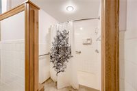 8721 East 74 Street, Raytown, MO 64133