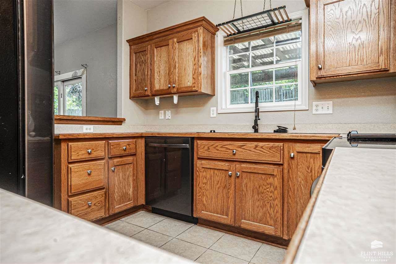 2120 Brooke Bend, Junction City, KS 66441