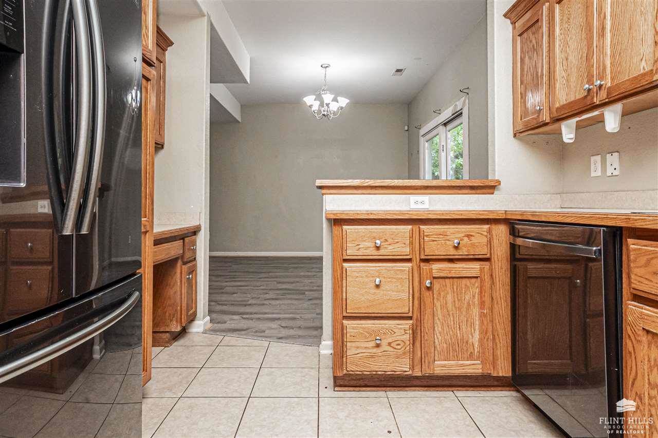 2120 Brooke Bend, Junction City, KS 66441