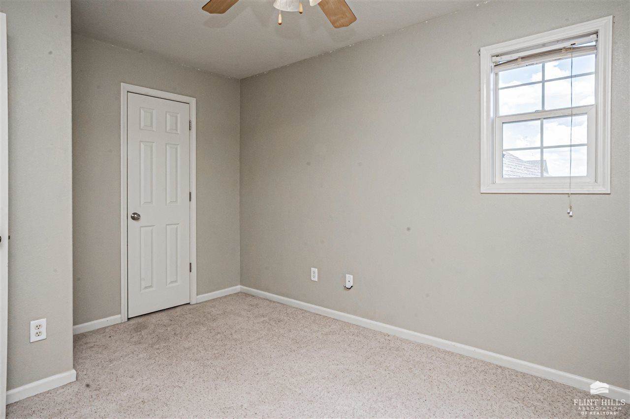 2120 Brooke Bend, Junction City, KS 66441