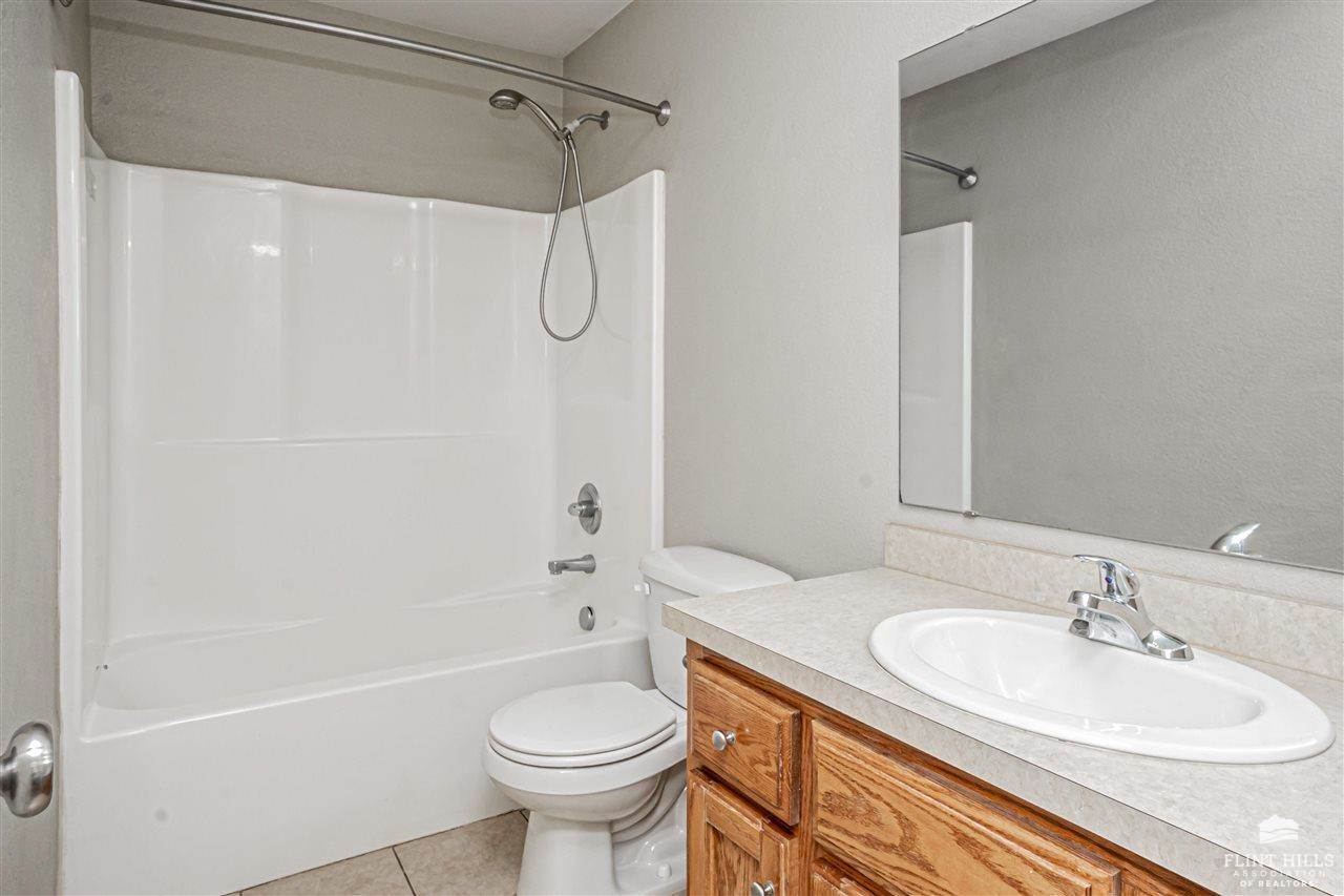 2120 Brooke Bend, Junction City, KS 66441