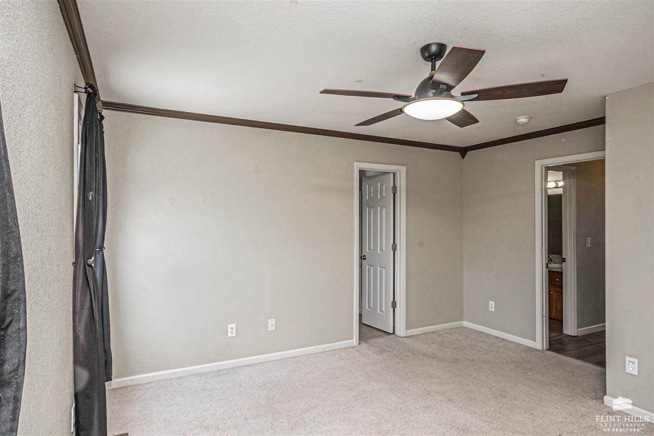 2120 Brooke Bend, Junction City, KS 66441