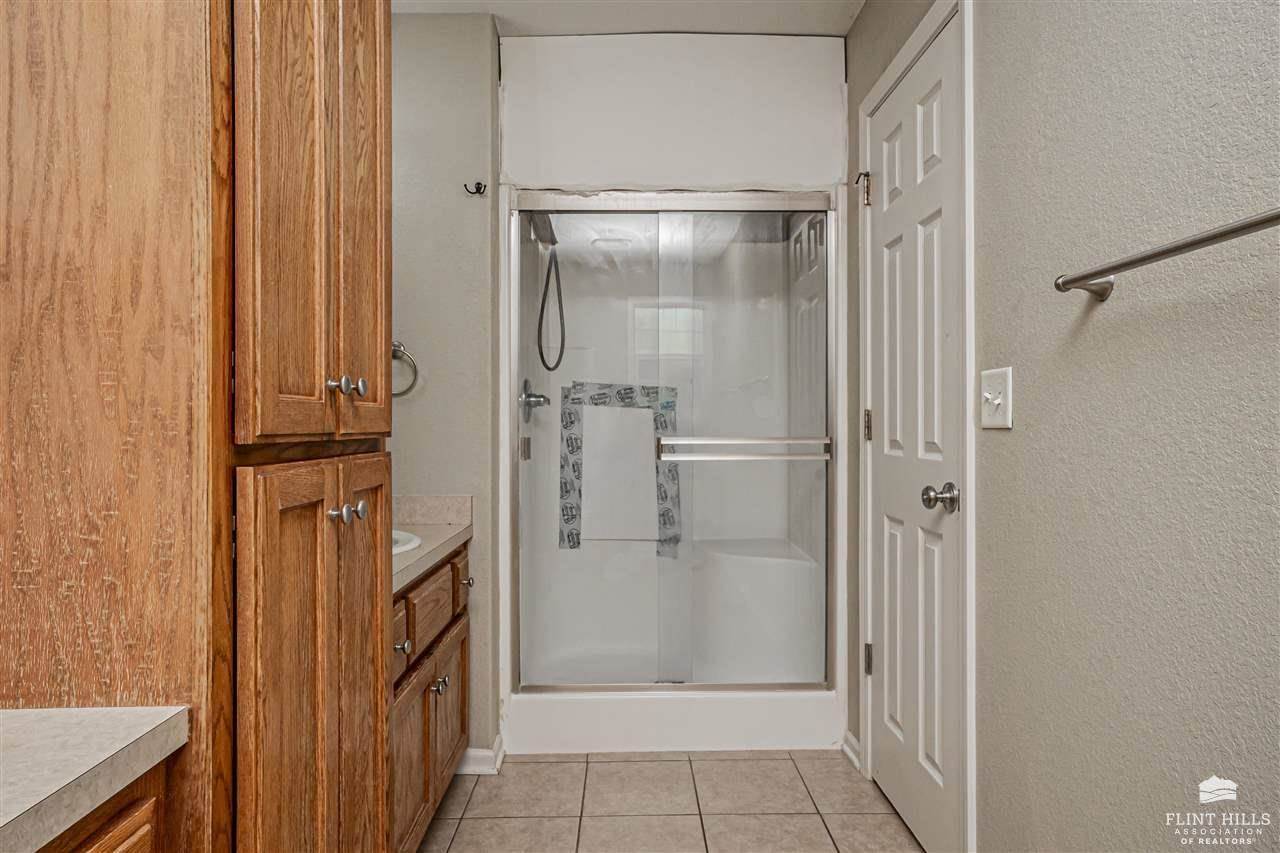 2120 Brooke Bend, Junction City, KS 66441