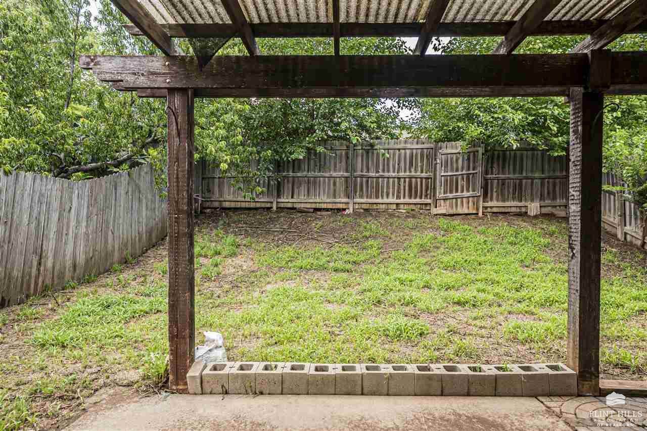 2120 Brooke Bend, Junction City, KS 66441