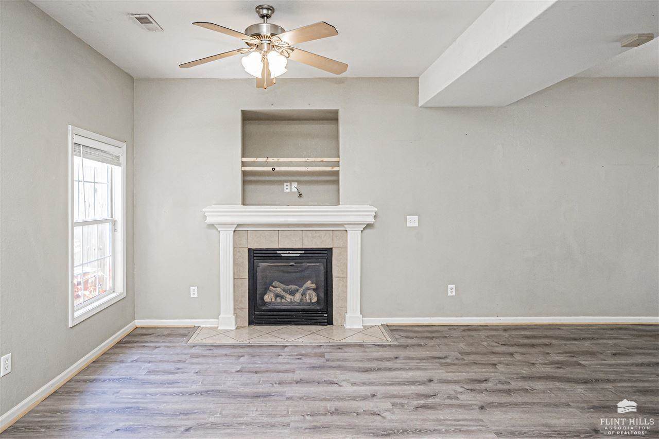 2120 Brooke Bend, Junction City, KS 66441