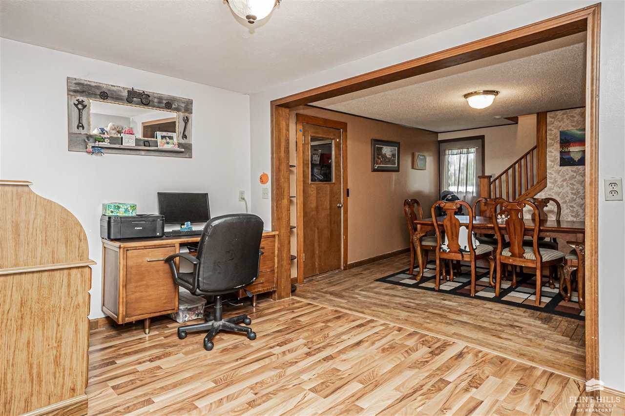 1426 8th Road, Wakefield, KS 67487