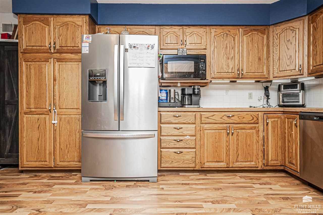 1426 8th Road, Wakefield, KS 67487