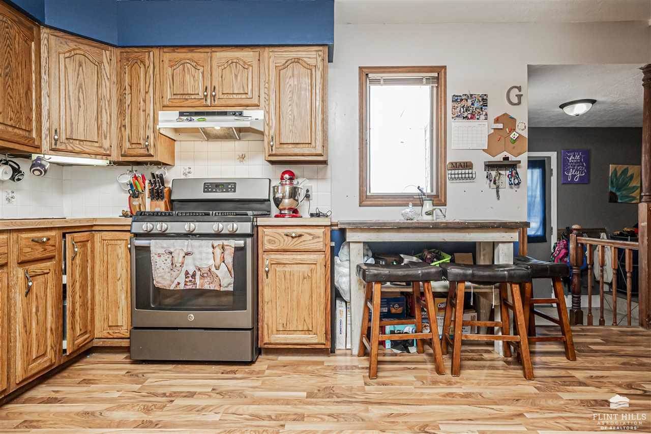 1426 8th Road, Wakefield, KS 67487