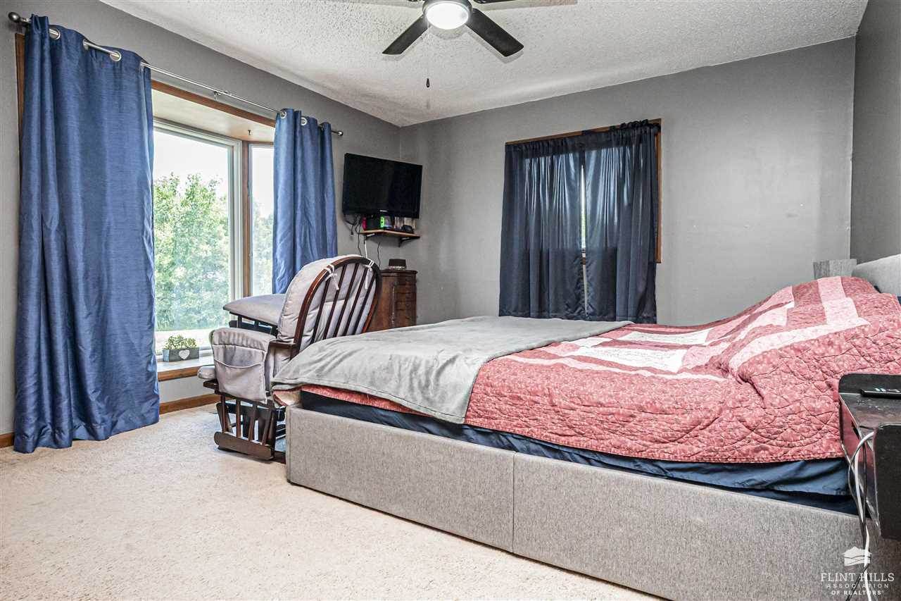 1426 8th Road, Wakefield, KS 67487